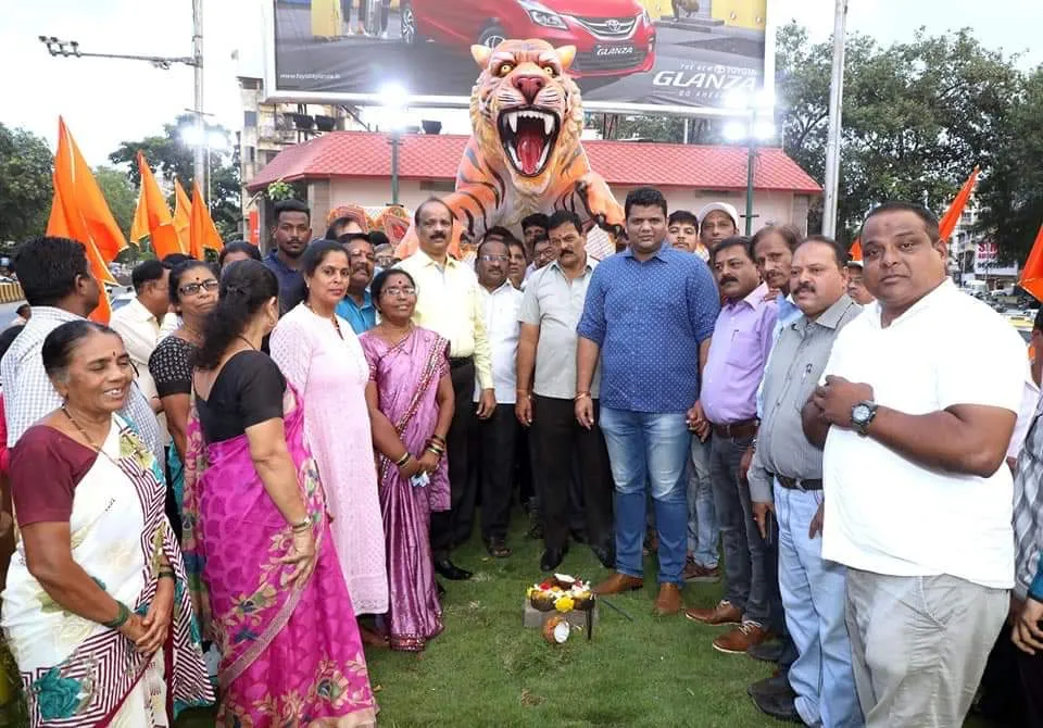 माहिम पश्चिम में आई लव माहिम प्रतिमा का उद्घाटन