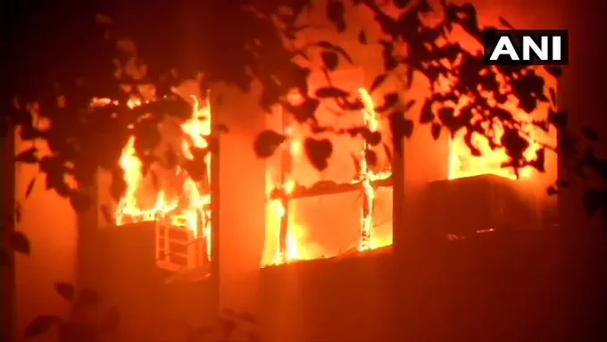 राजधानी दिल्ली में स्थित अखिल भारतीय आयुर्विज्ञान संस्थान (AIIMS) में शनिवार शाम को पहली और दूसरी मंजिल पर लगी आग
