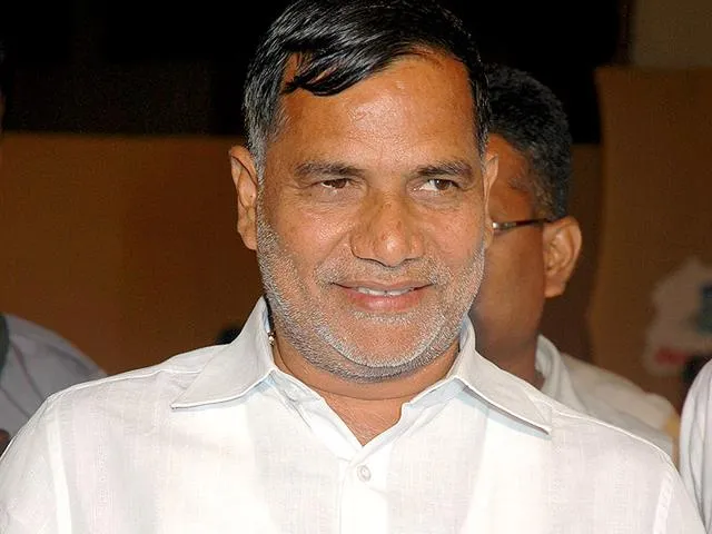 महाराष्ट्र विधानसभा चुनाव से पहले उर्मिला के बाद  उत्तर भारतीयों के बड़े नेता कृपाशंकर सिंह ने छोड़ी कांग्रेस