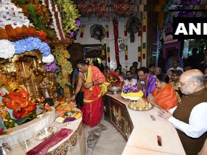 अमित शाह पहुंचे मुंबई के सिद्धिविनायक मंदिर, ‘लालबागचा राजा’ के भी करेंगे दर्शन