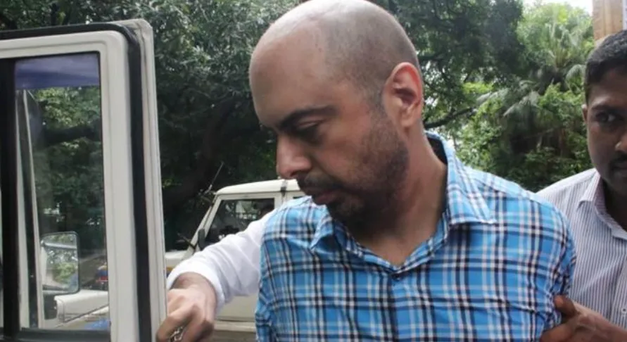 मुंबई की अदालत ने रविवार को एक व्यक्ति को भेजा 6 दिन की पुलिस हिरासत में ,जिसने कथित रूप से अपने दोस्तों की तीन साल की बेटी को सातवीं मंजिल से बाहर फेंक दिया था