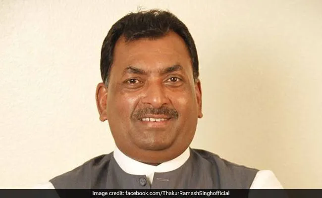 बीजेपी प्रत्याशी रमेश सिंह के बिगड़े बोल, भरी सभा मे दी मालवणी को आग लगाने की धमकी, पुलिस ने किया FIR दर्ज