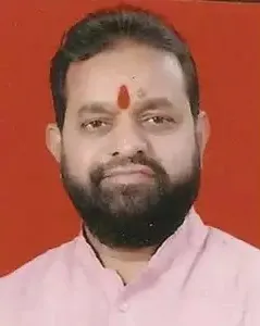 मुंबई की चंदवली सीट पर शिवसेना उम्मीदवार दिलीप लांडे ने यहां मात्र 407 वोटों से जीत हासिल की है