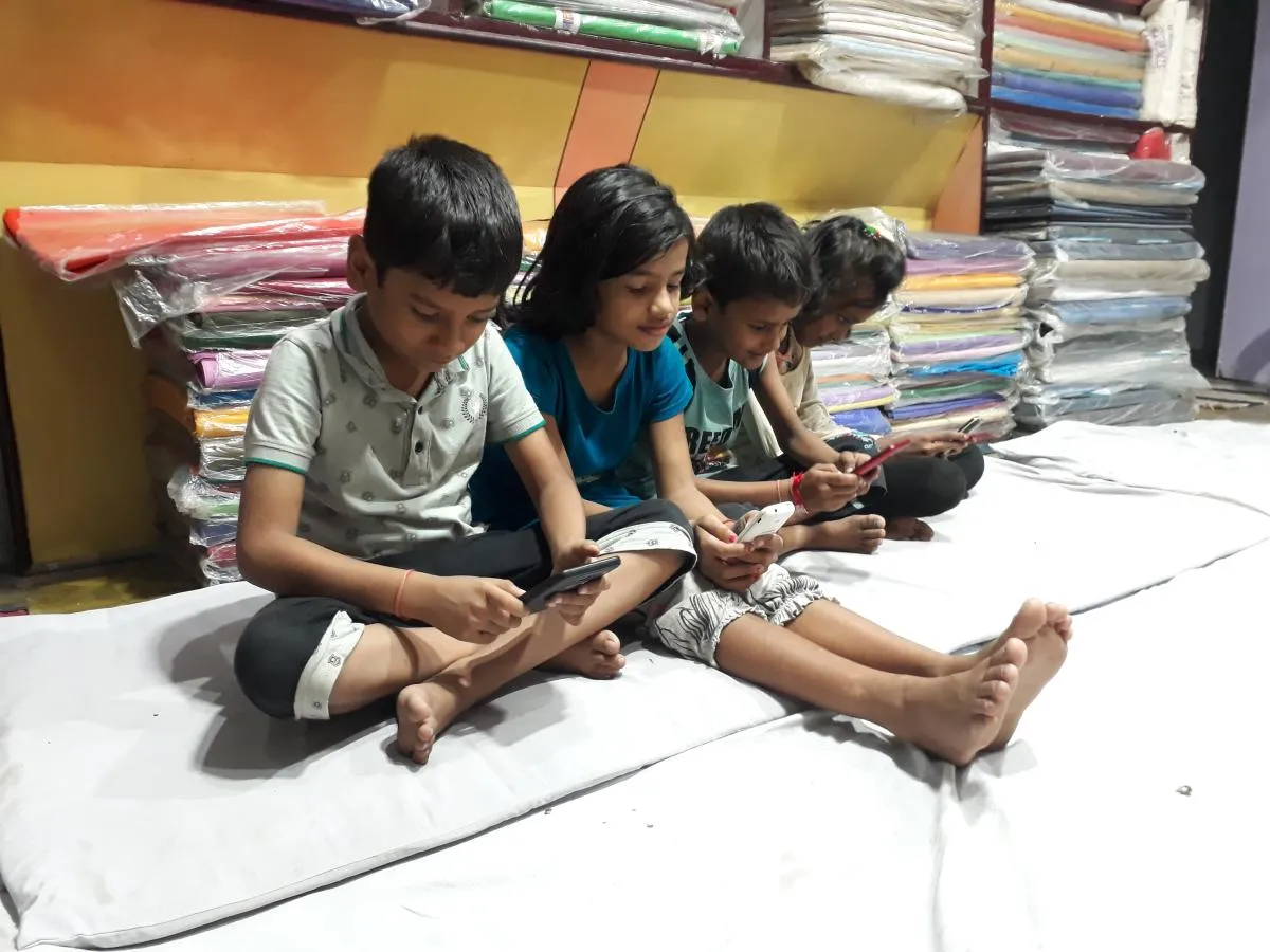 इंटरनेट का बच्चों के स्वास्थ्य पर पड़ता नकारात्मक प्रभाव