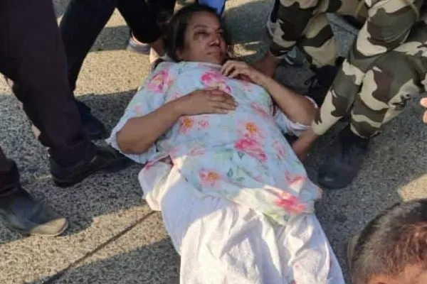 एक्ट्रेस शबाना आजमी सडक़ दुर्घटना में घायल