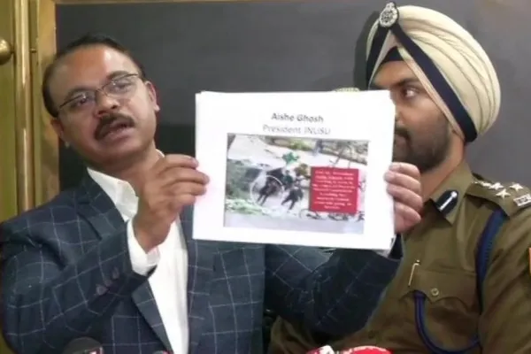 JNU : पुलिस ने आइशी समेत 9 हमलावरों की फोटो की जारी, भेजा जाएगा नोटिस