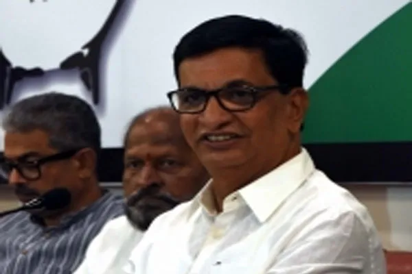 आंदोलन करेगी कांग्रेस शिवाजी से मोदी की तुलना के विरोध में