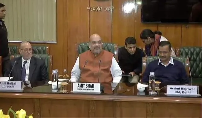 केंद्रीय गृह मंत्री अमित शाह ने उत्तर पूर्वी दिल्ली में हिंसा के बाद राष्ट्रीय राजधानी में हालात पर चर्चा करने के लिए मंगलवार को एक बैठक की