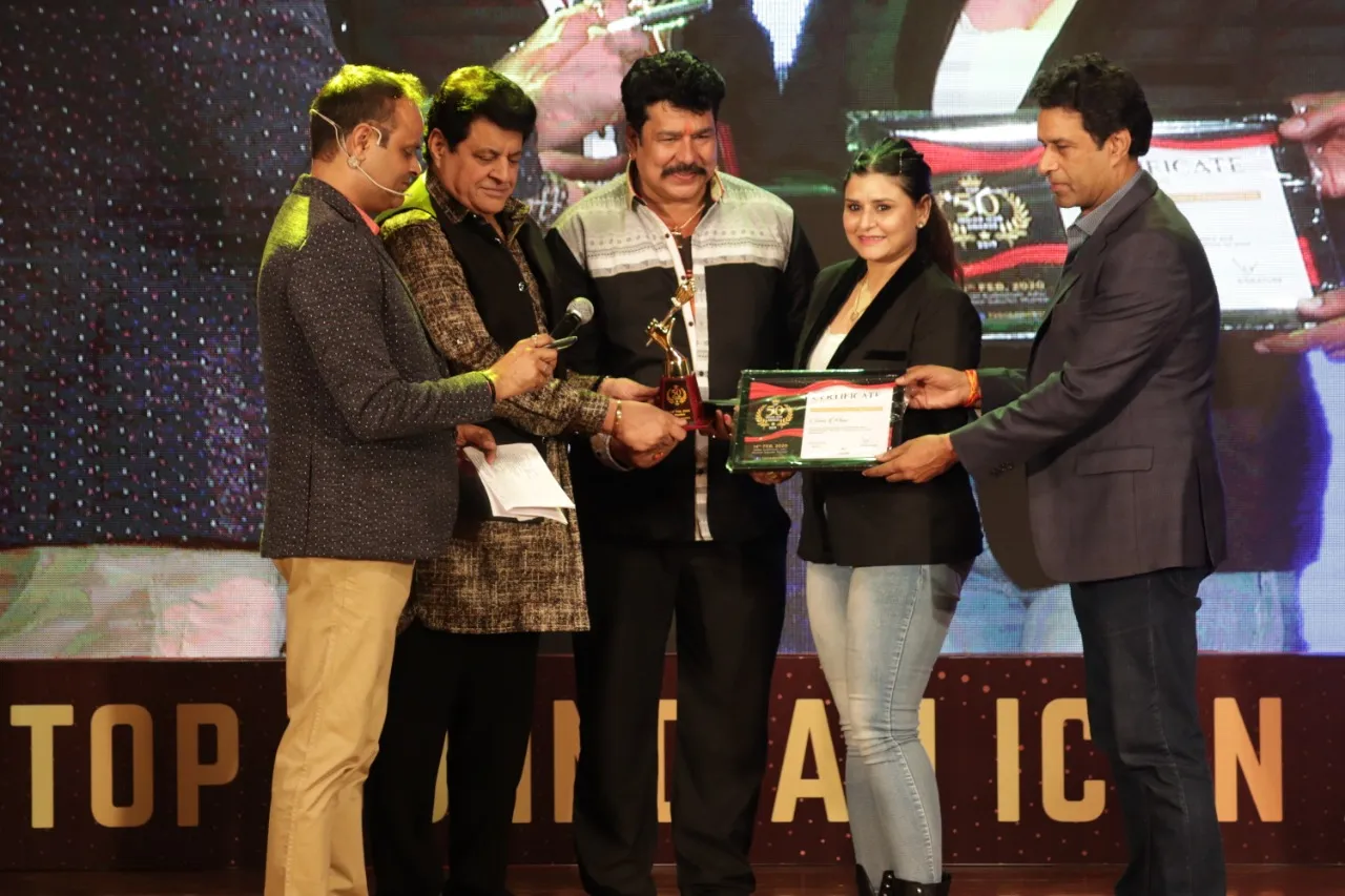 मुंबई तहलका की एडिटर सोना खान को “टॉप 50 इंडियन आइकॉन अवार्ड