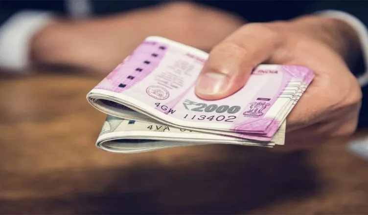 1 मार्च से हो रहे हैं ये सात बड़े बदलाव, रसोई गैस से लेकर 2000 रुपये के नोट और GST से जुड़ी है खबर