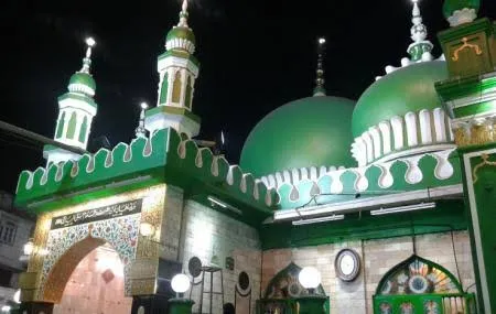 कोरोना वायरस महामारी के मद्देनजर मुंबई के हाजी अली, माहिम दरगाह श्रद्धालुओं के लिए बंद