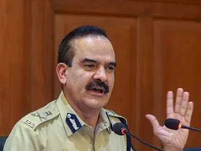 मुंबई पुलिस ने 55 साल से ज्यादा उम्र वाले जवानों को छुट्टी पर भेजा