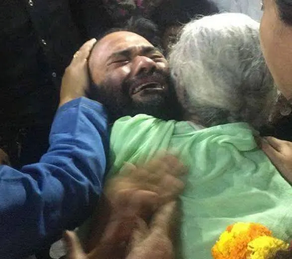 इलाहाबाद उच्च न्यायालय  द्वारा डॉक्टर कफील की हिरासत रद्द करते हुए उन्हें  तत्काल प्रभाव से रिहा करने का आदेश दिया