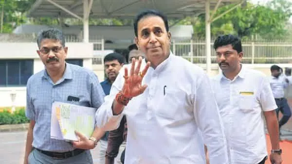 महाराष्ट्र सरकार अगले सत्र में महिलाओं को ‘‘बड़ा’’ सुरक्षा कवच प्रदान करने के लिए दिशा विधेयक पारित कराएगी