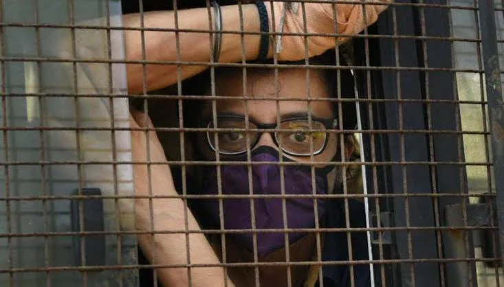 इंटीरियर डिजाइनर को कथित रूप से आत्महत्या के लिए उकसाने के मामले में अर्नब गोस्वामी को किया गिरफ्तार
