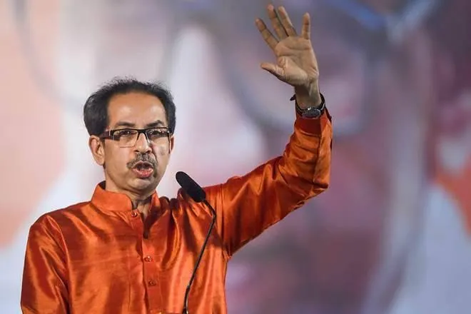 महाराष्ट्र के मुख्यमंत्री उद्धव ठाकरे ने राज्य में धार्मिक स्थलों को  सोमवार से फिर खोलने के दिए निर्देश