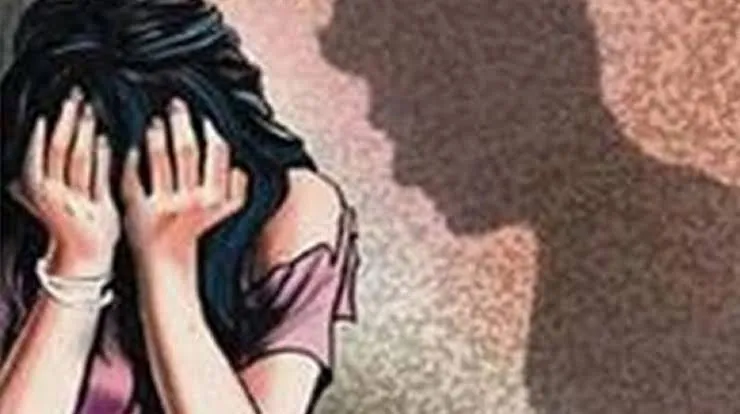 महाराष्ट्र वक्फ बोर्ड के सदस्य मुदस्सिर लांबे के खिलाफ बलात्कार का केस दर्ज