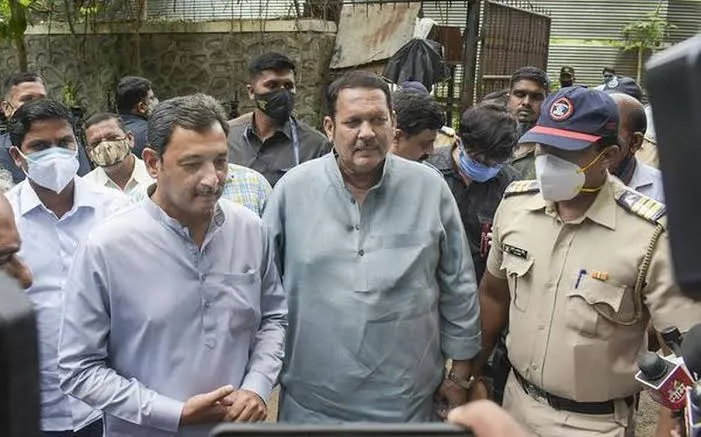 मराठा आरक्षण : 16 जून से आंदोलन की घोषणा के बाद भाजपा सांसद संभाजीराजे छत्रपति ने सांसद उदयनराजे भोसले से मुलाकात कर विस्तृत चर्चा की