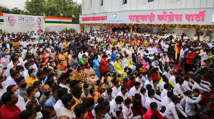 पुणे में एक कार्यक्रम के दौरान कोविड-19 संबंधी नियमों का उल्लंघन करने के मामले में राकांपा नेता समेत छह गिरफ्तार