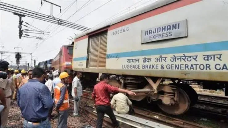 Goa-bound Rajdhani Express derails