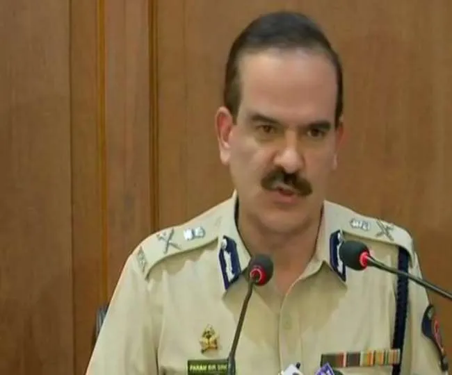 पूर्व पुलिस आयुक्त परमबीर सिंह के खिलाफ रंगदारी का मामला, 6 पुलिसकर्मी समेत 8 लोगों के खिलाफ FIR