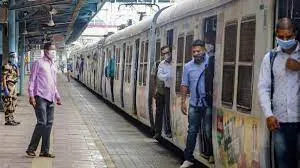 मुंबई की लाइफ लाइन कही जाने वाली मुंबई लोकल ट्रेन में सफर के लिए जारी होगा पास