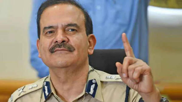 मुंबई : परमबीर सिंह पर आफत, 2 करोड़ की घूस मामले में एसीबी जांच को महाराष्ट्र सरकार ने दी मंजूरी