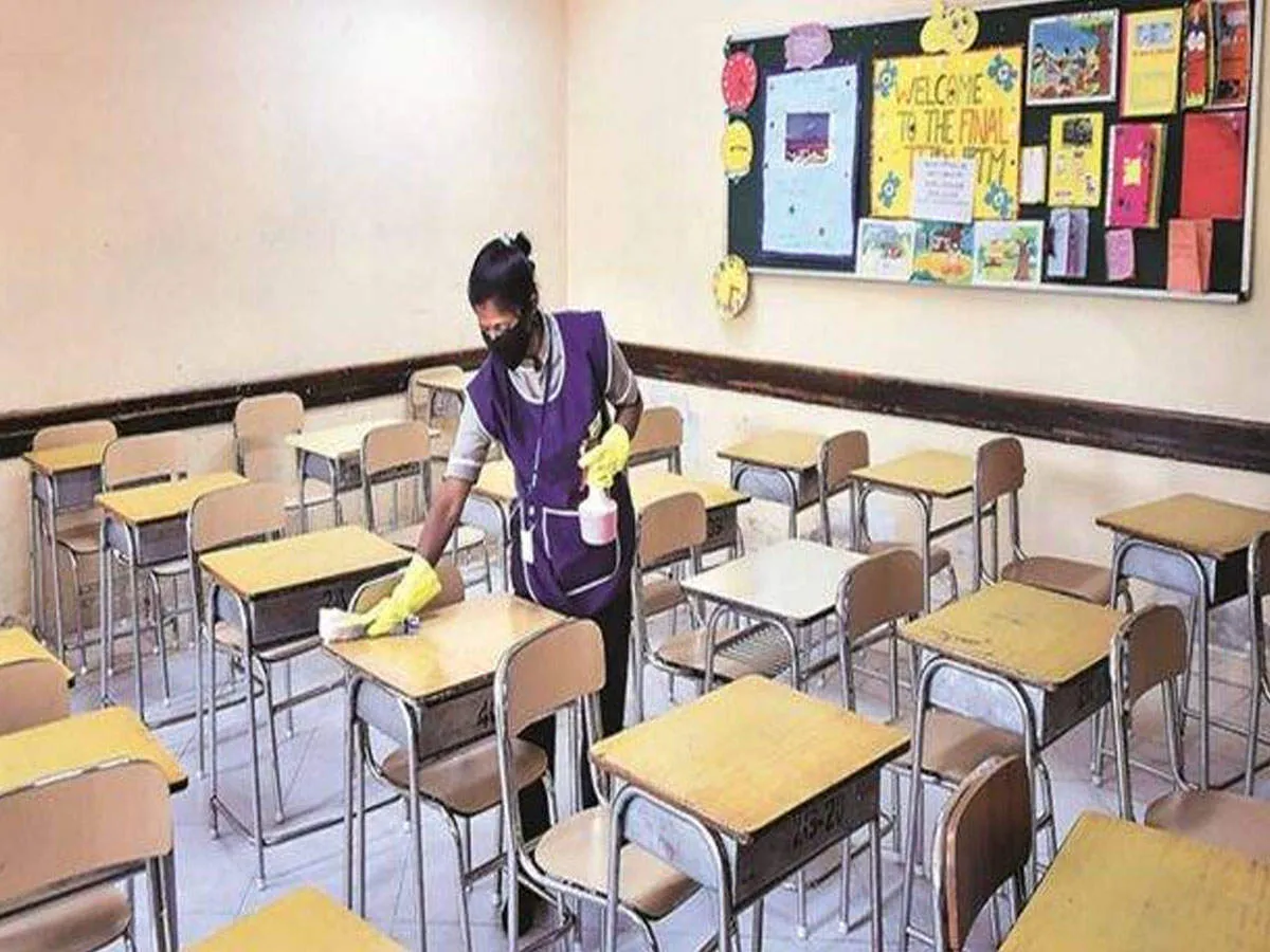 ठाकरे सरकार का बड़ा फैसला, 8वीं से 12वीं क्लास के स्कूल खुलेंगे