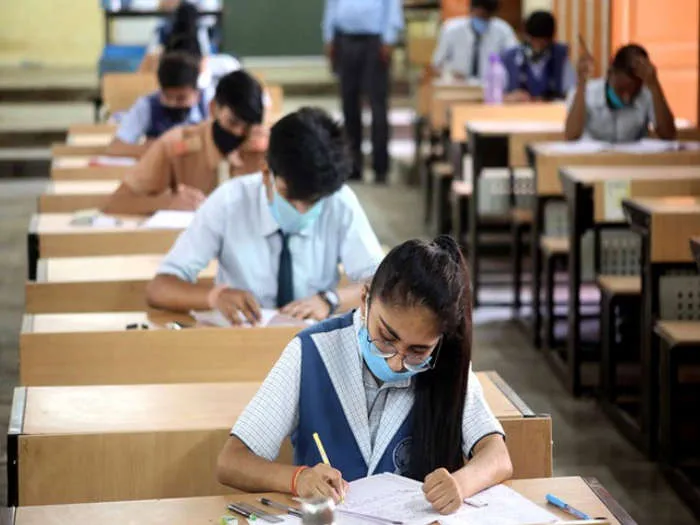 सुप्रीम कोर्ट के निर्देश के अनुसार स्कूल फीस में होगी 15 प्रतिशत की कटौती