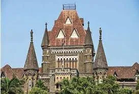 बॉम्बे हाईकोर्ट- वैक्सीनेशन करा चुके लोगों को मुंबई लोकल में जाने की इजाजत क्यों नहीं?