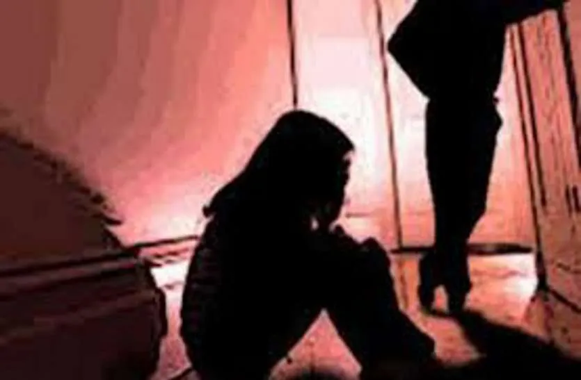 मुंबई की टीचर से प्रोफेसर ने होटल में किया दुष्कर्म