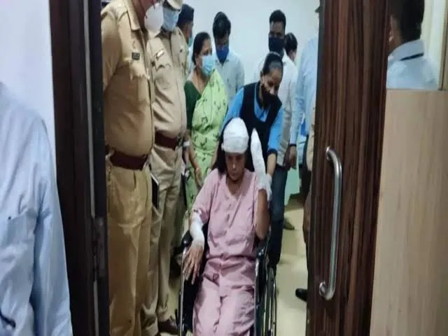 ठाणे मनपा की महिला सहायक आयुक्त कल्पिता पिंपले पर चाकू से वार कर उंगली काटने वाले आरोपी , हमलावर को मिली पुलिस हिरासत