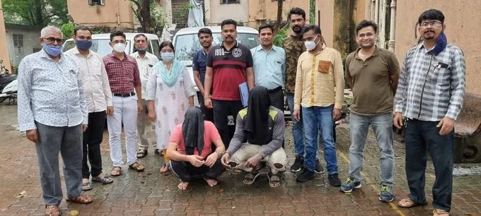 एंटी नारकोटिक्स सेल ने ट्रॉम्बे इलाके से दो ड्रग तस्करों को गिरफ्तार कर 100 ग्राम कोकीन जब्त की
