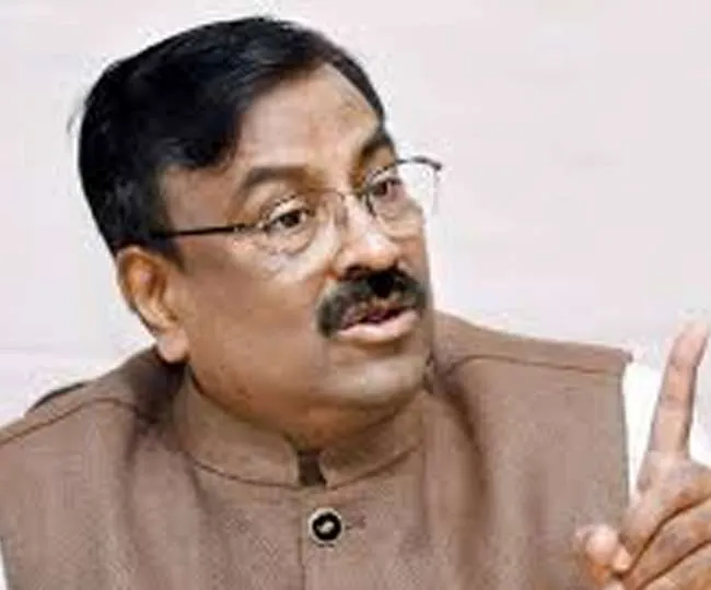 सस्ती शराब महंगा तेल- पूर्व वित्त मंत्री सुधीर मुनगंटीवार