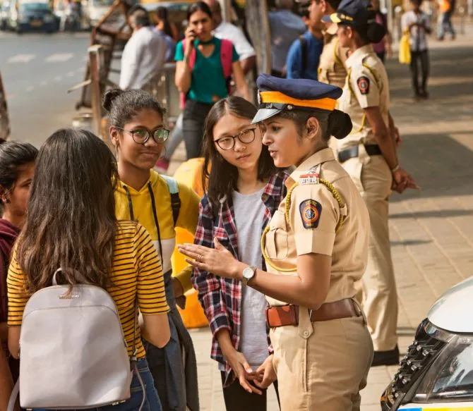 मुंबई:महिला पुलिसकर्मियों के लिए अच्छी खबर, अब 12 नहीं 8 घंटे की करनी होगी ड्यूटी