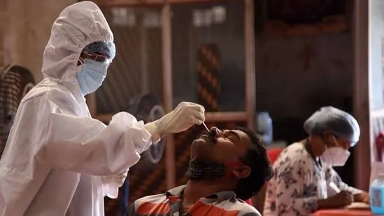 वैक्सीन का तीसरा डोज ही होगा बूस्टर जानिए क्‍या कह रहे हैं डॉक्‍टर