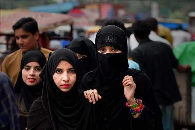 मालेगांव में हिजाब समर्थक विरोध प्रदर्शन  में चार आयोजकों पर मामला दर्ज