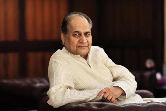 महाराष्ट्र के मुख्यमंत्री उद्धव ठाकरे ने उद्योगपति राहुल बजाज का राजकीय सम्मान के साथ अंतिम संस्कार किया जाएगा