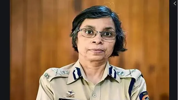 IPS अधिकारी रश्मि शुक्ला के खिलाफ FIR दर्ज