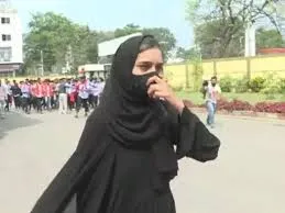 अल्लाह हू अकबर के नारे लगाने वाली मुस्कान, सोशल मीडिया पर हो रही ट्रेंड