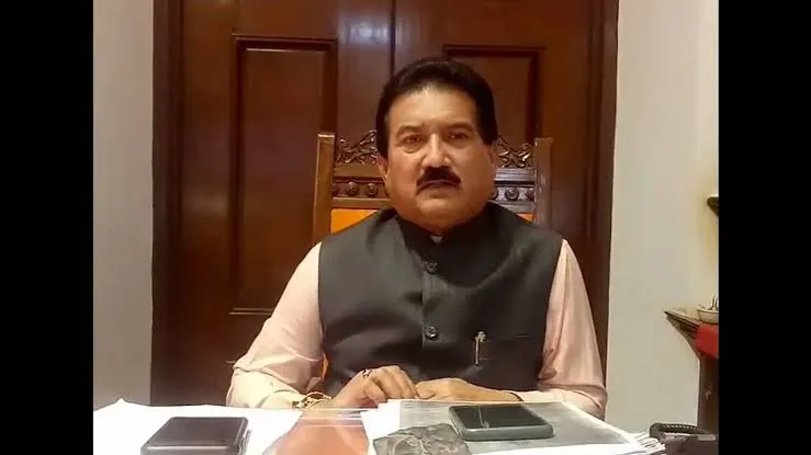 आयकर विभाग ने शिवसेना पार्षद और बृहन्मुंबई नगर निगम की स्थायी समिति के अध्यक्ष  यशवंत जाधव के परिसरों की तलाशी ली