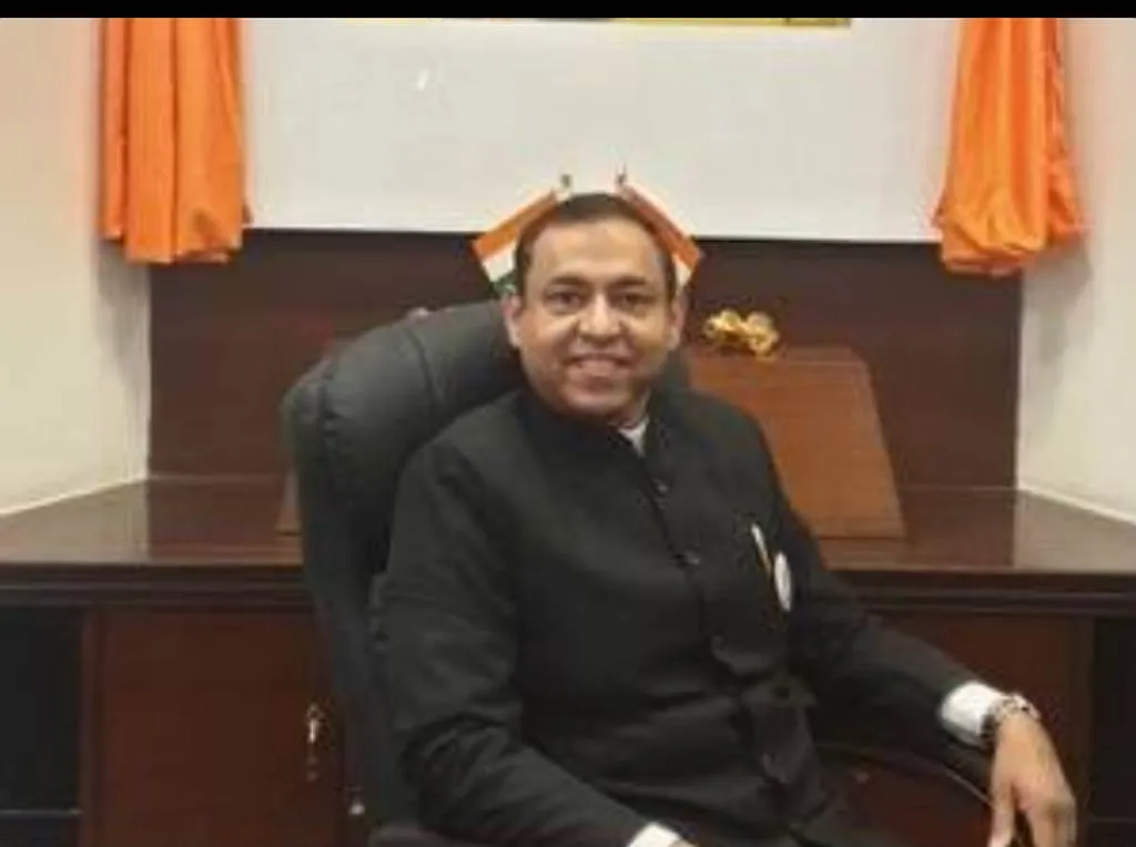 मुंबई के जिलाधिकारी ने यूक्रेन में फंसे लोगों की मदद के लिए जारी किए फोन नंबर