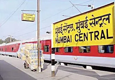 सेंट्रल रेलवे ने मुंबई की लोकल ट्रेनों के लिए मुफ्त इंफोटेनमेंट सेवा शुरू की