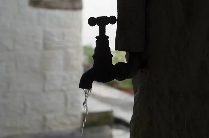 नवी मुंबई नगर निगम ने  बस्तियों में प्रत्येक मकान के लिए स्वतंत्र नल देने का फैसला किया