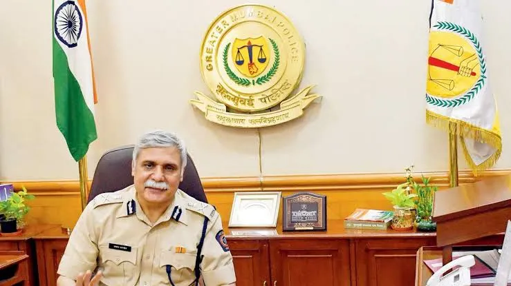 मुंबई पुलिस आयुक्त संजय पांडे ने एक परिपत्र जारी किया के संयुक्त पुलिस आयुक्तों को भी महीने में दो बार रात्रि ड्यूटी करनी होगी
