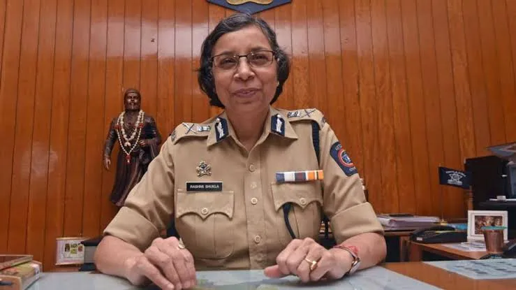 मुंबई पुलिस के सामने पेश हुईं आईपीएस अफसर रश्मि शुक्ला