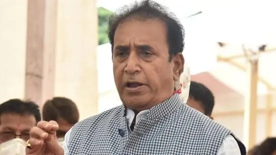 मुंबई जेल में पहुंचे सीबीआई अधिकारी अनिल देशमुख का बयान दर्ज करने