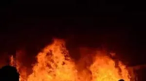 ठाणे में  सिलेंडर में विस्फोट होने से गैस एजेंसी के चार कर्मचारी झुलसे
