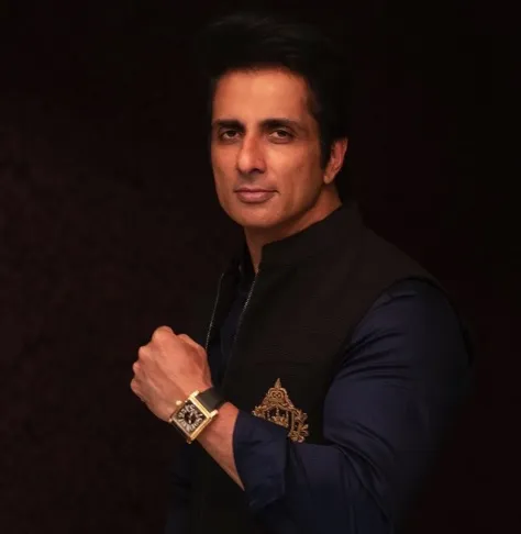 सोनू सूद ने कहा   फिल्म उद्योग में सफलता ‘पानी के अंदर अपनी सांस रोके रखने जैसी