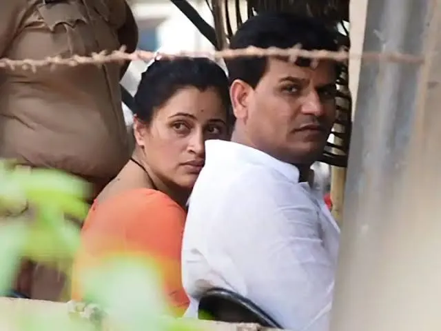 नवनीत राणा के वकील रिजवान मर्चेंट का दावा खार नहीं सांताक्रुज पुलिस स्टेशन में हुई थी बदसलूकी